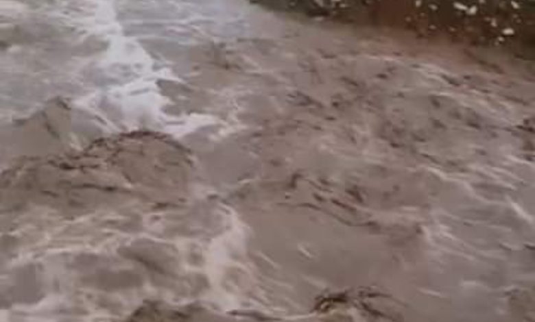 فيضانات تقطع الطريق الرابطة بين إفران و بولمان